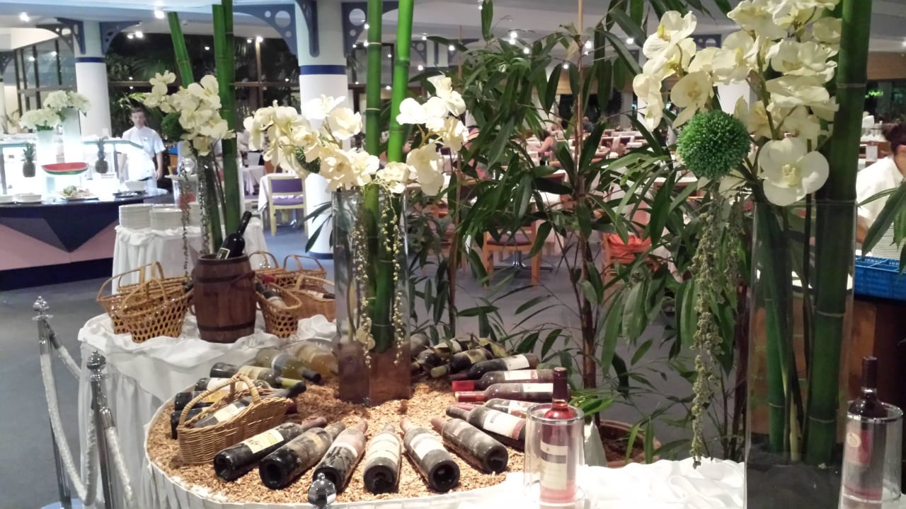 Hotel ''Constantinov Bros Athena Beach'' Constantinou Bros Athena Beach Hotel