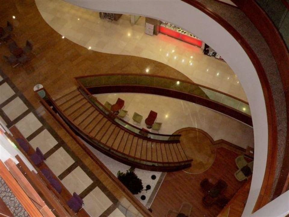 Blick von der 4. Etage bis ins Untergeschoß Sunis Evren Beach Resort Hotel & Spa