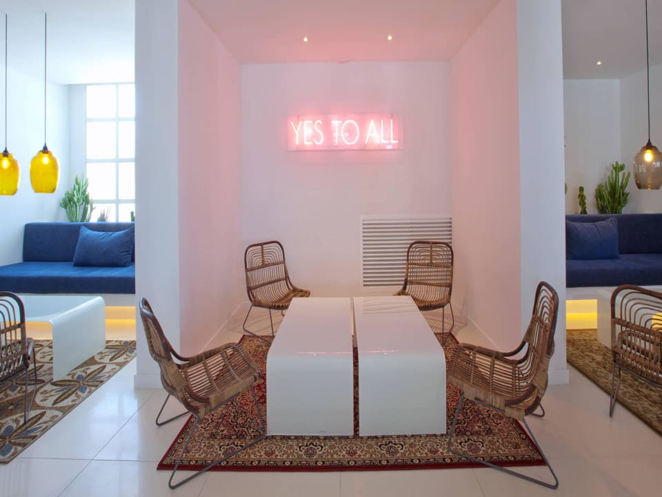 Hall - Lounge HM Tropical