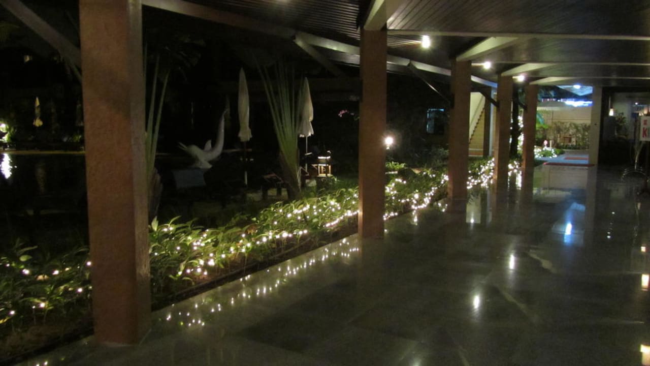Eingangsbereich 06 Poolseite Best Western Premier Bangtao Beach Resort & Spa