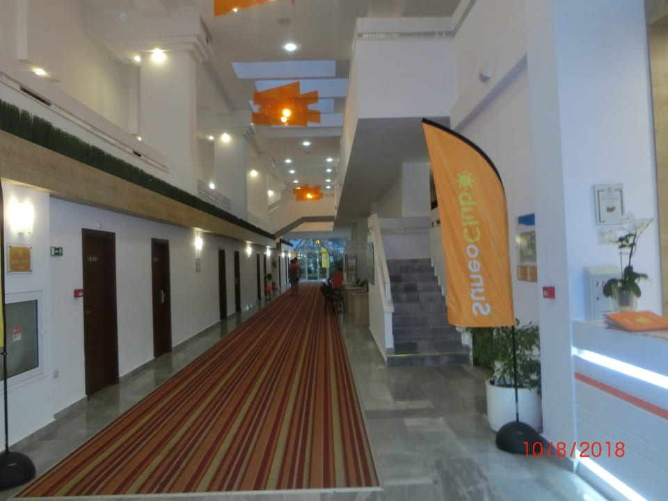 Lobby AluaSun Helios Beach