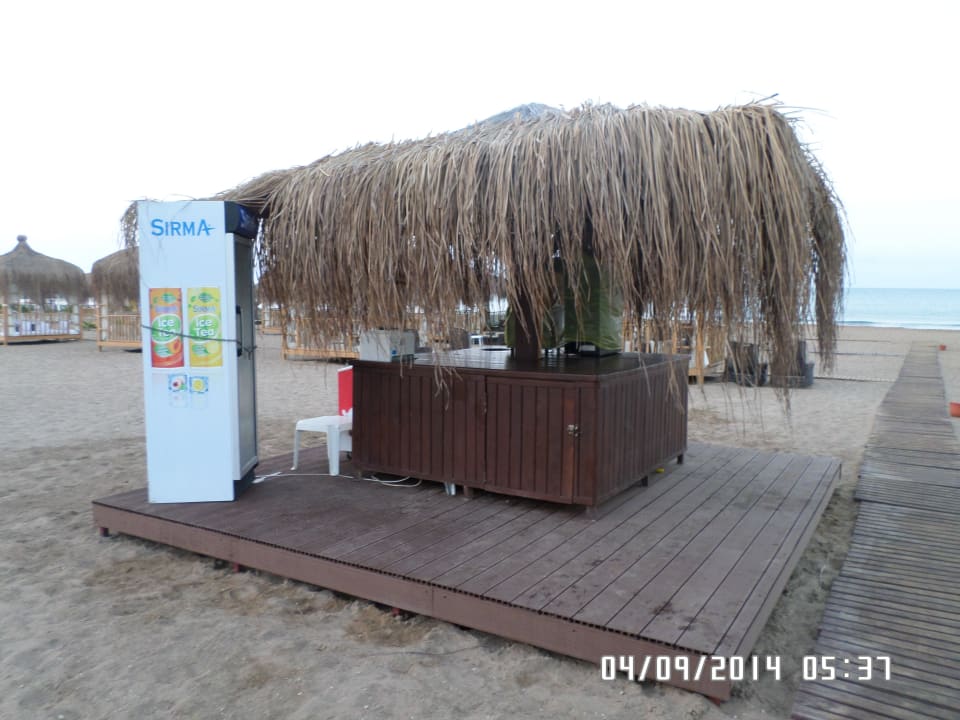 Strand Kamelya Aishen Club