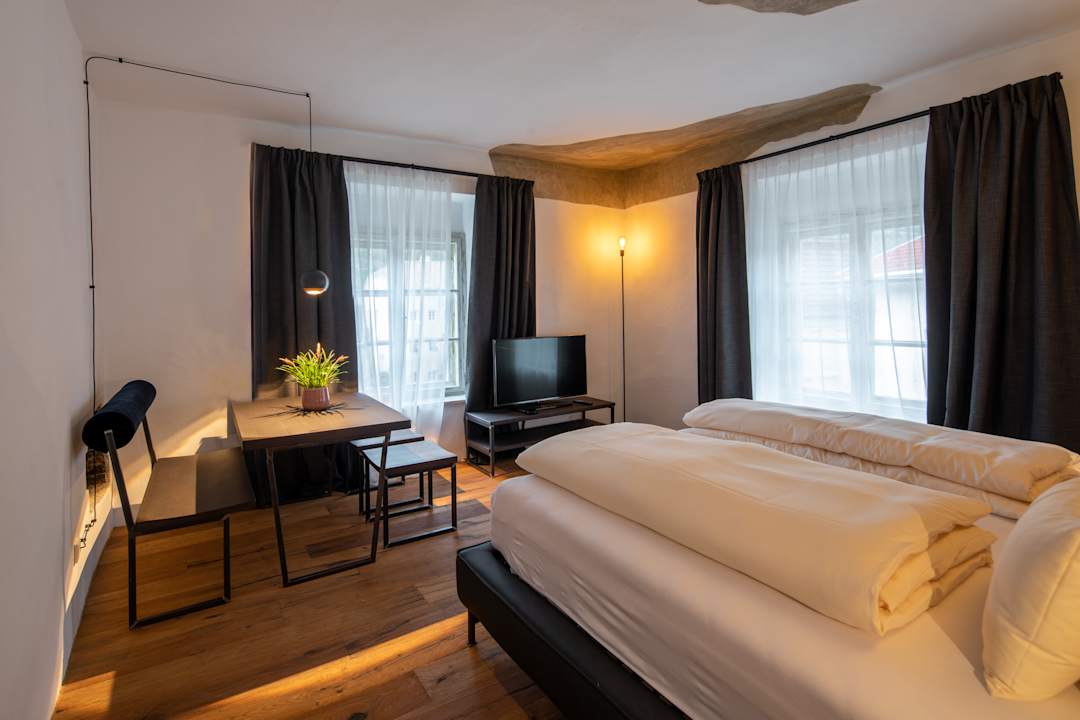 Zimmer Flurin Suites