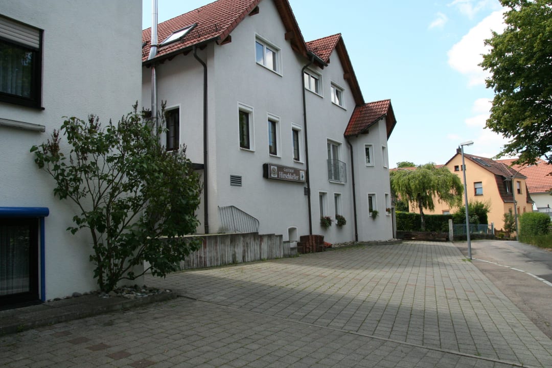 Parkplätze Rückseite Hotel Fausel