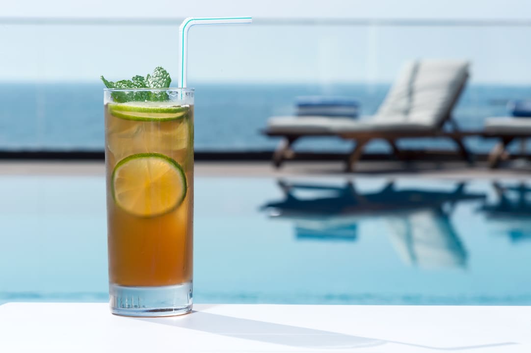 Pool Wyndham Garden Ajman Corniche