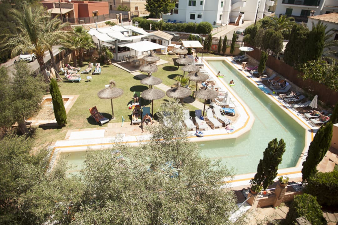 Pool Apartamentos Playa Ferrera