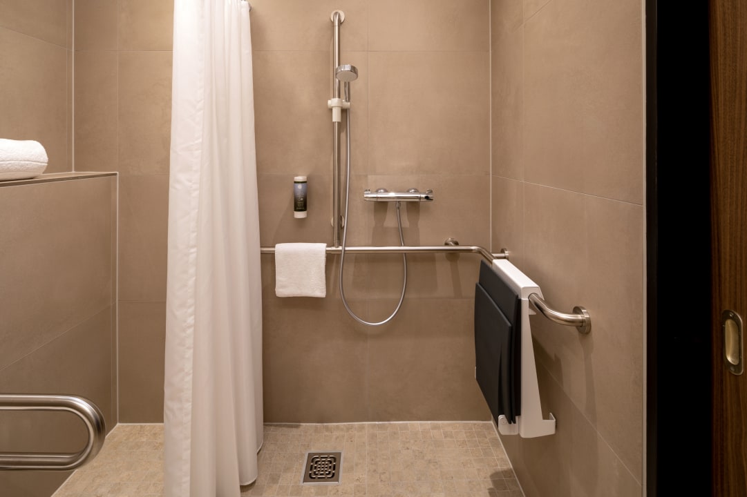 Zimmer H+ Hotel Hannover