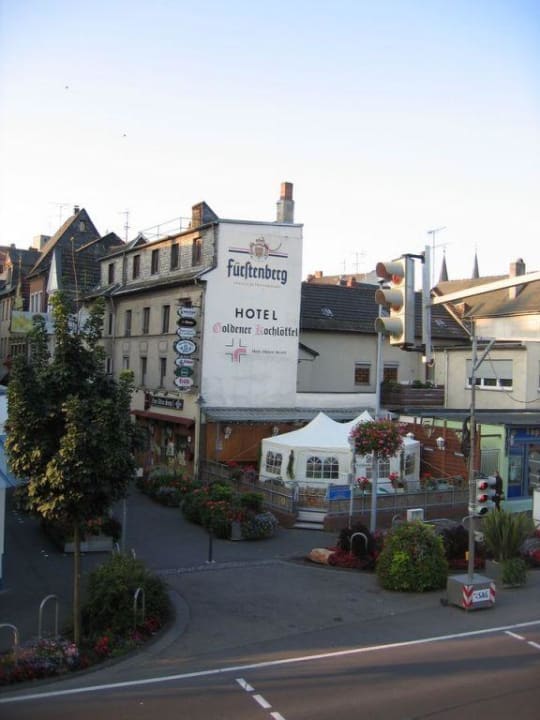 Blick über die Straße Rheinhotel Starkenburger Hof