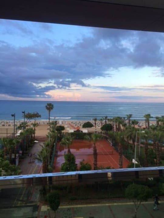 Ausblick vom Balkon (4. Etage) Riviera Hotel & Spa