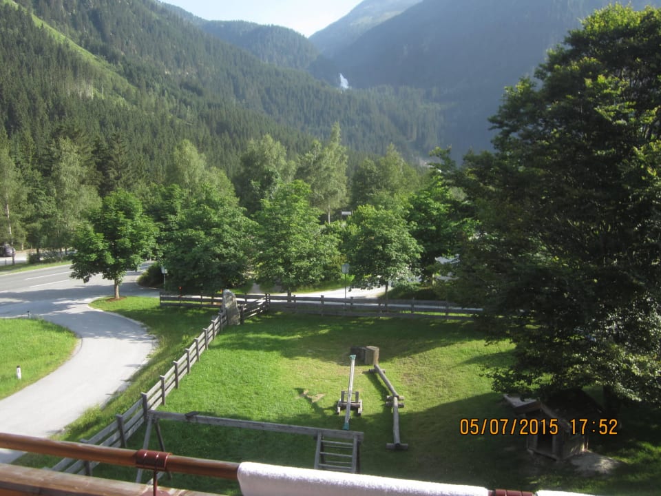 Vom Balkon direkt zum Wasserfall Hotel Krimmlerfälle