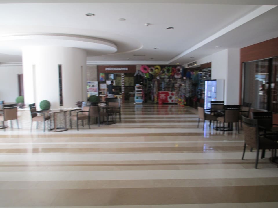 UG Lobby Side Aluna Hotel