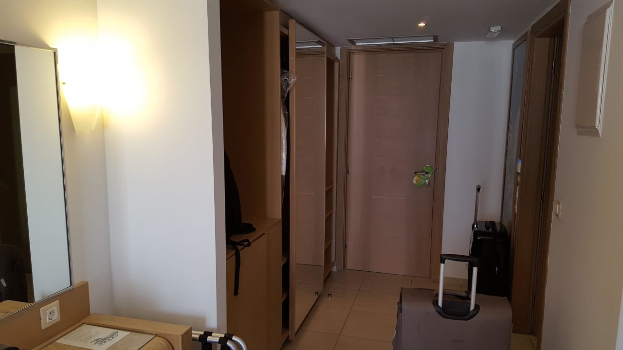 Schrank Albatros Spa & Resort Hotel