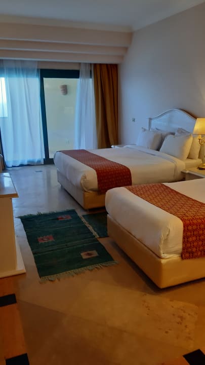 Zimmer Moreno Horizon Spa & Resort