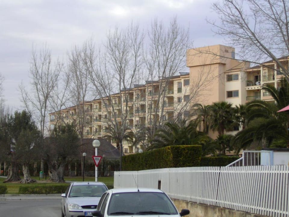 Blick auf das Haupthaus Zafiro Tropic