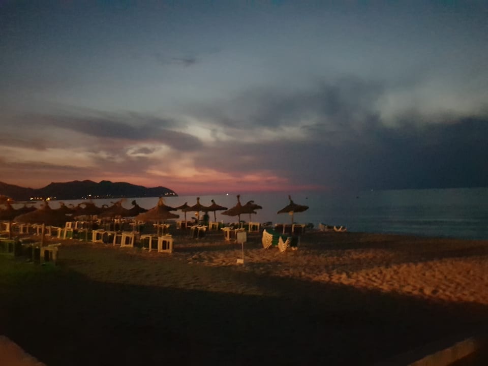 Strand R2 Veronica Beach Hotel