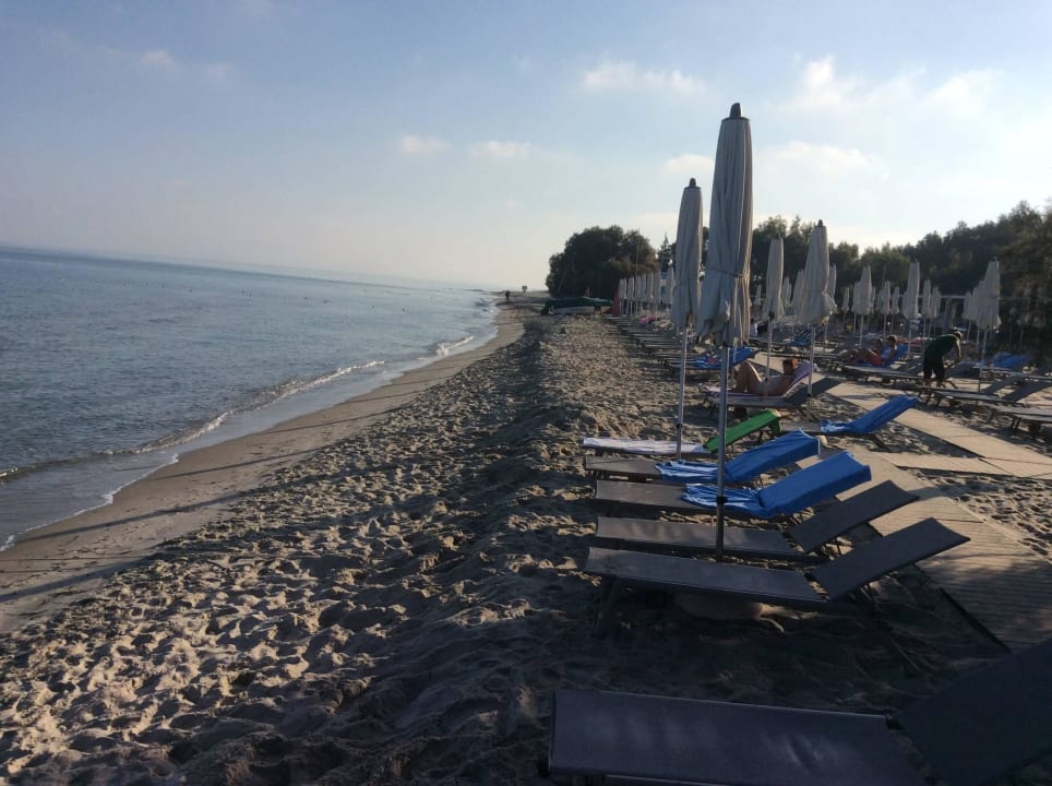 Rechter Strandabschnitt Caravia Beach Hotel