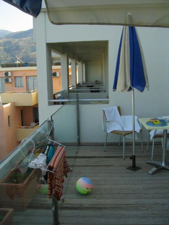 Terrasse - Richtung Berge Hotel Corissia Princess