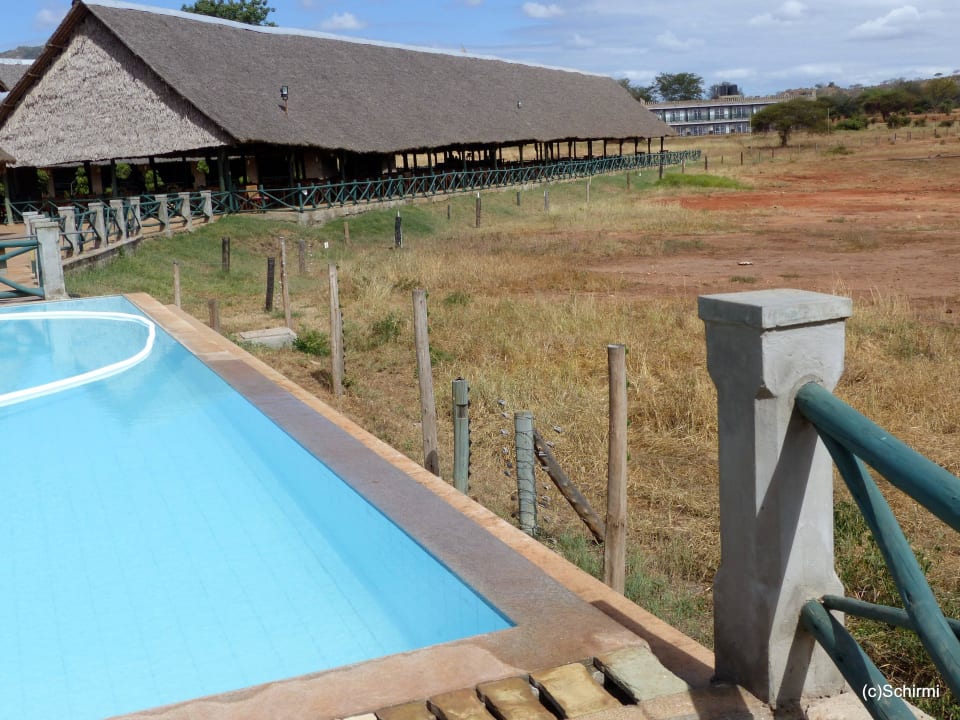 Pool Voi Wildlife Lodge