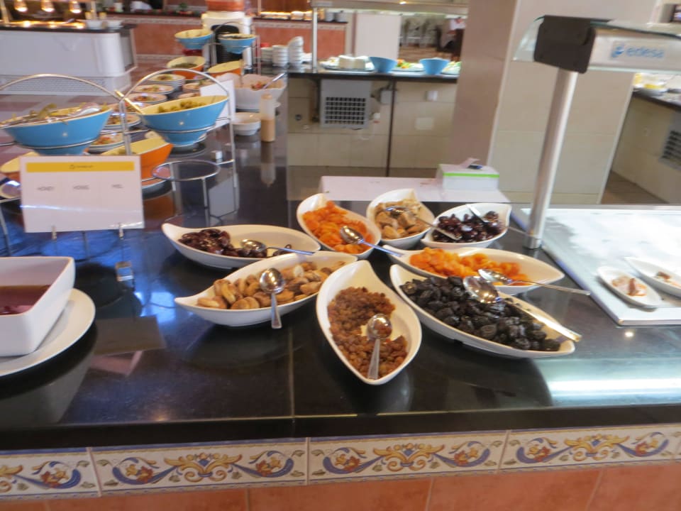 Ein kleiner Teil des reichhaltigen Büffets TUI MAGIC LIFE Fuerteventura