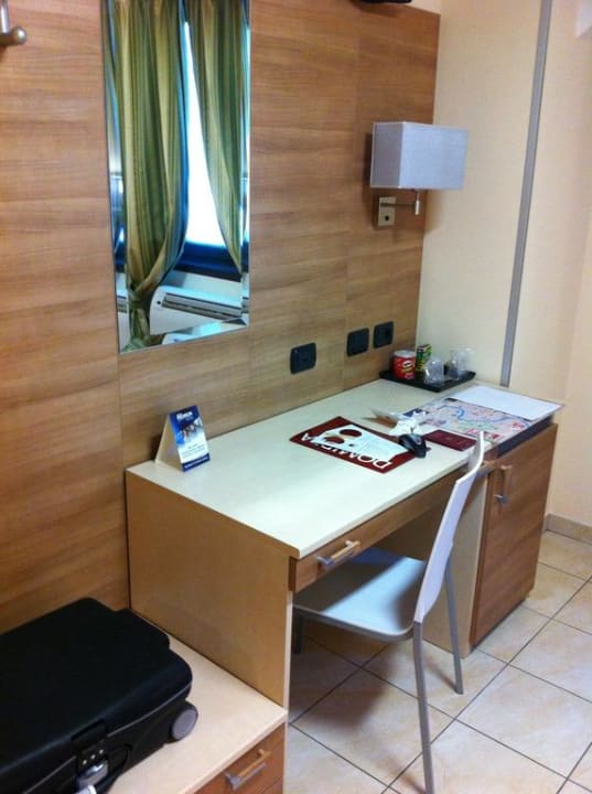 Doppelzimmer Schreibtisch Hotel Domidea