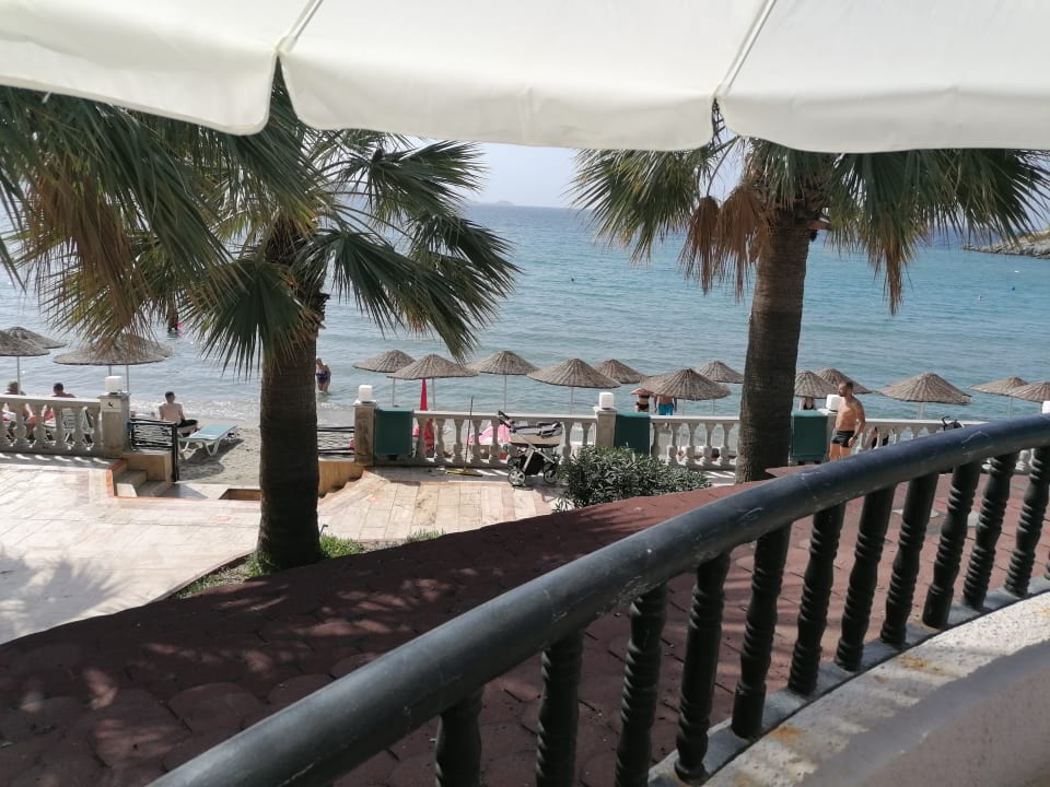 Strand Tusan Beach Resort