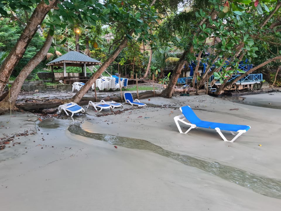 Strand Hotel Bacolet Beach Club