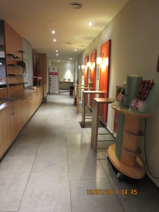 Vorm Abflug noch den schnellen Kaffee Mercure Hotel Stuttgart Airport Messe