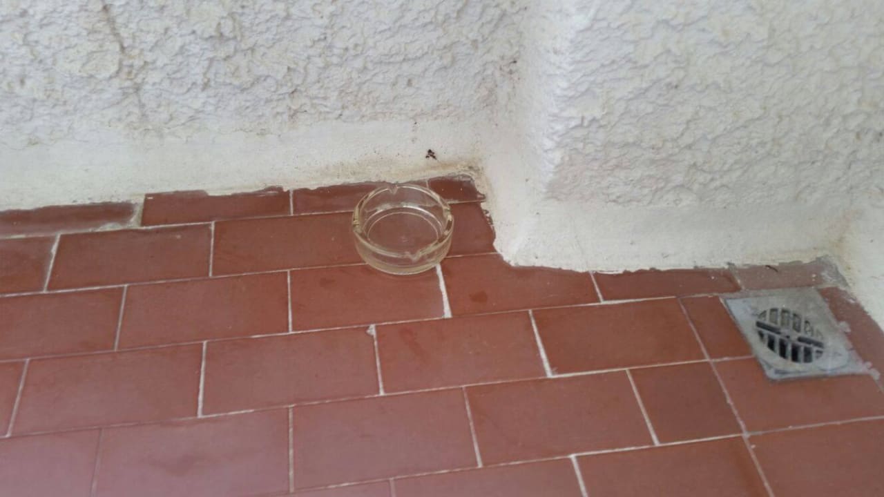 Aschenbecher trotz Nichtraucherzimmer Hotel Athos Palace