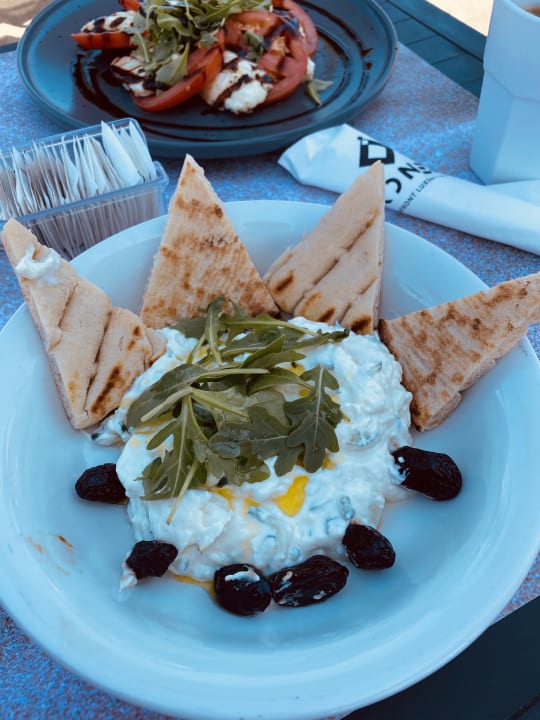 Gastro Ikones Seafront Luxury Suites