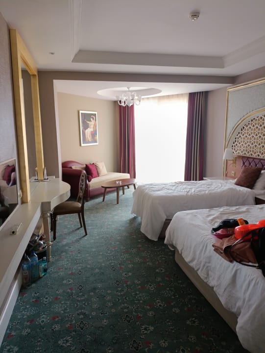 Zimmer Royal Taj Mahal Hotel