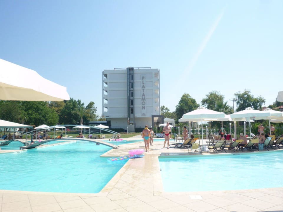 Poolanlage Cronwell Platamon Resort