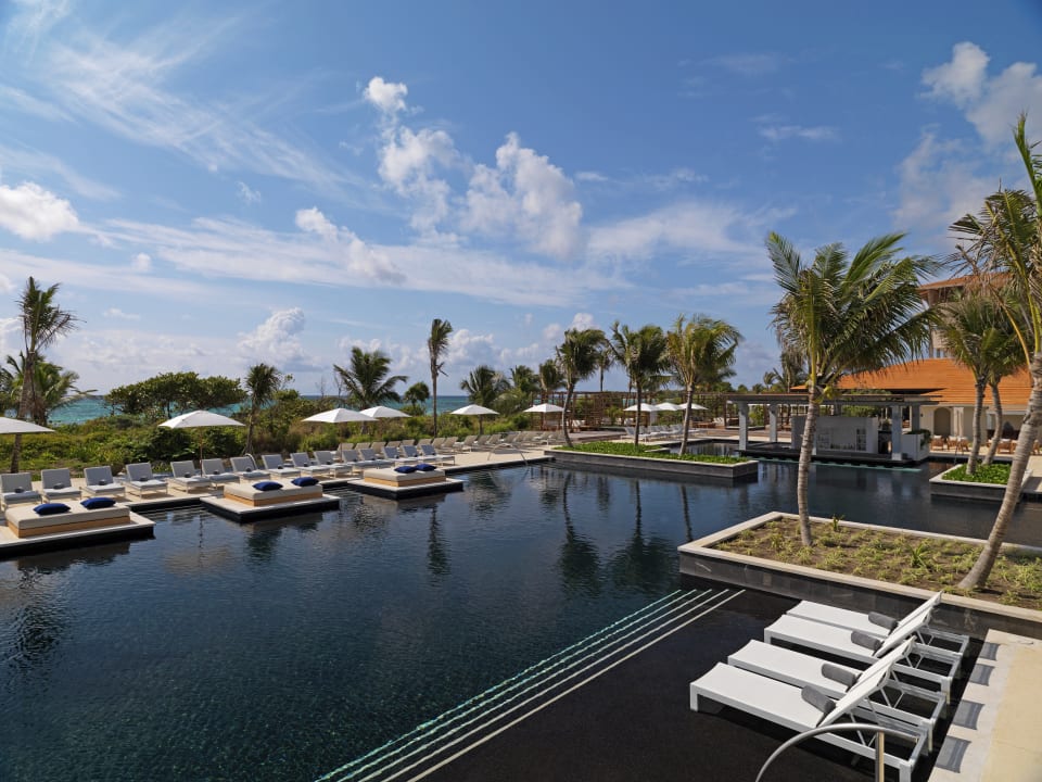 Pool Unico 20°87° Hotel Riviera Maya