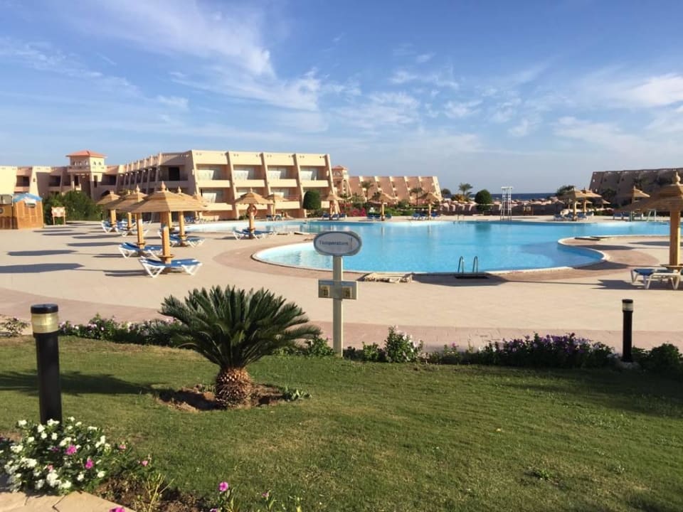 Zentraler Pool mit Animation Jasmine Palace Resort & Spa