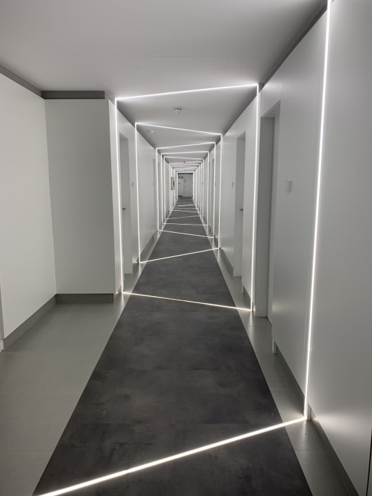 Zimmer The Ibiza Twiins