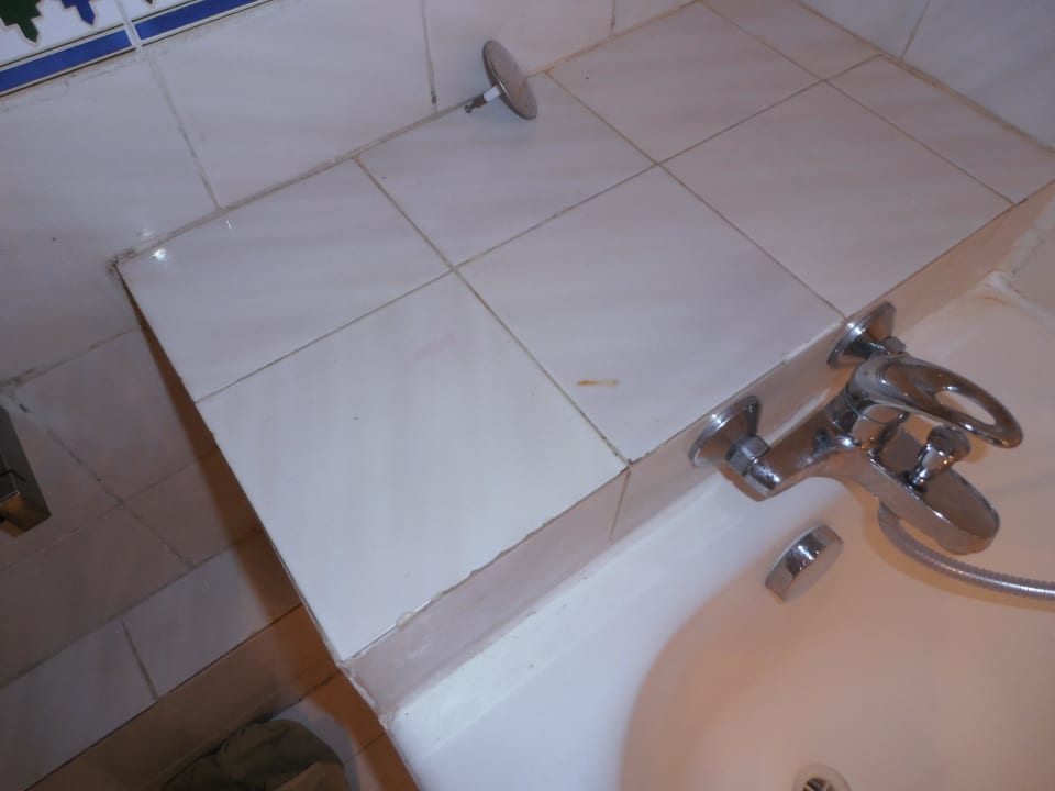 Badezimmer Hotel Neptunia Skanes