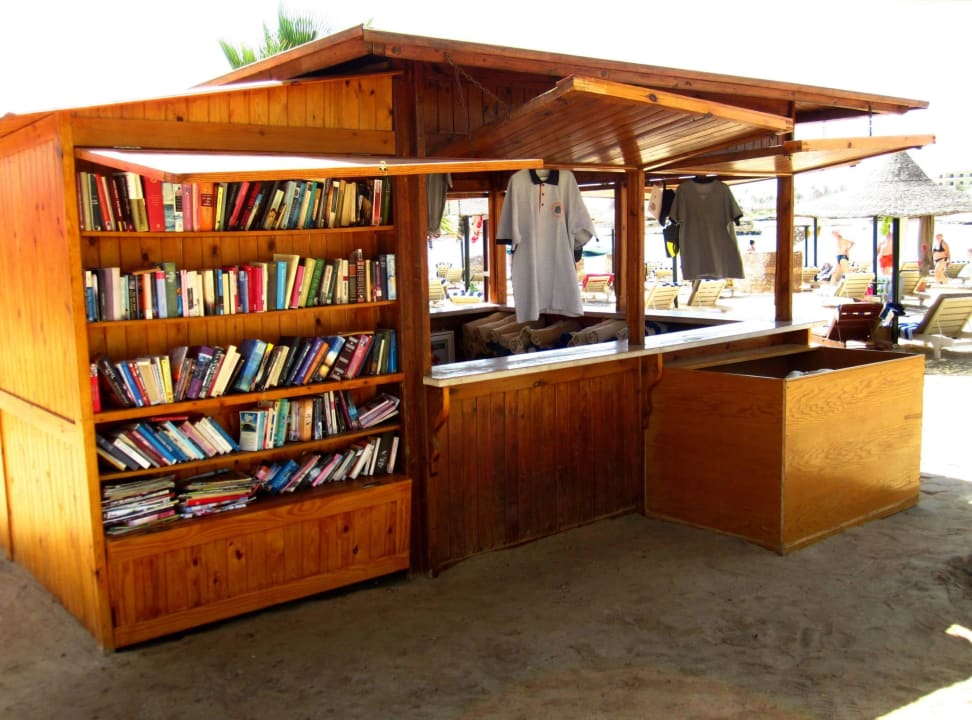 Schön aufgeräumt, ich half freiwillig mit Brayka Bay Resort