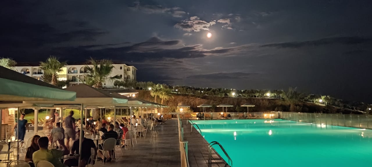 Außenansicht Akrathos Beach Hotel