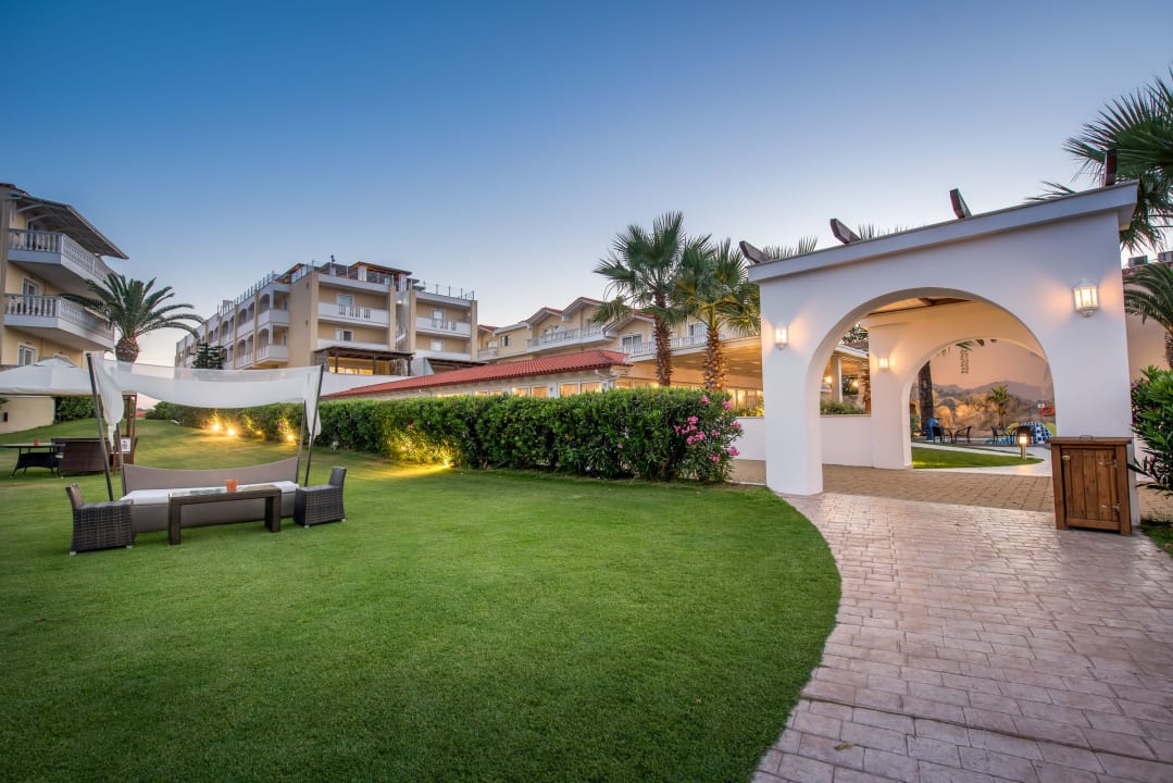 Gartenanlage Galaxy Beach Resort - BW Premier Collection