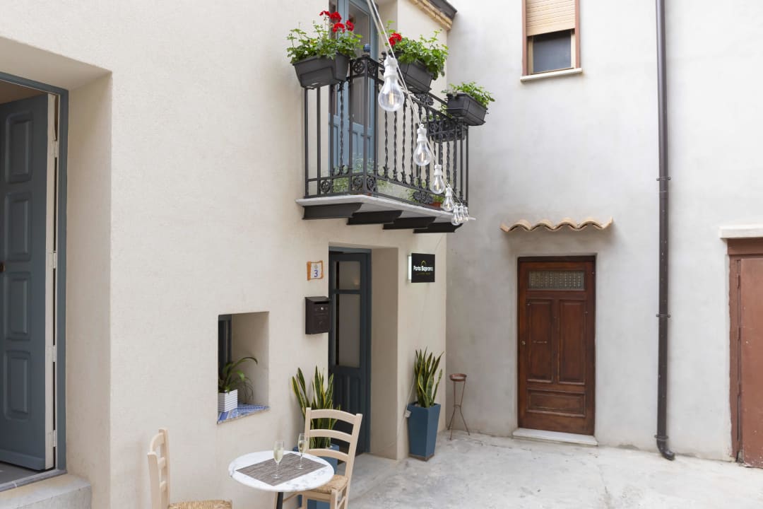 Außenansicht PORTA SOPRANA luxury guest House & spa