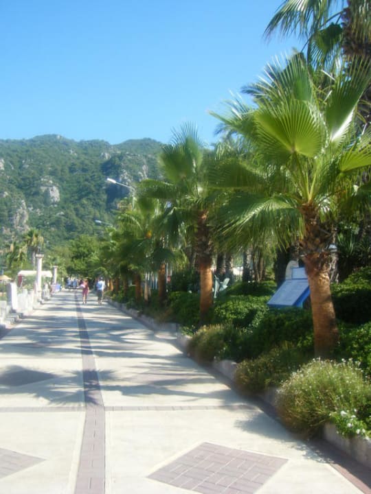 Deptak wzdłuż plaży Hotel Mersoy Exclusive