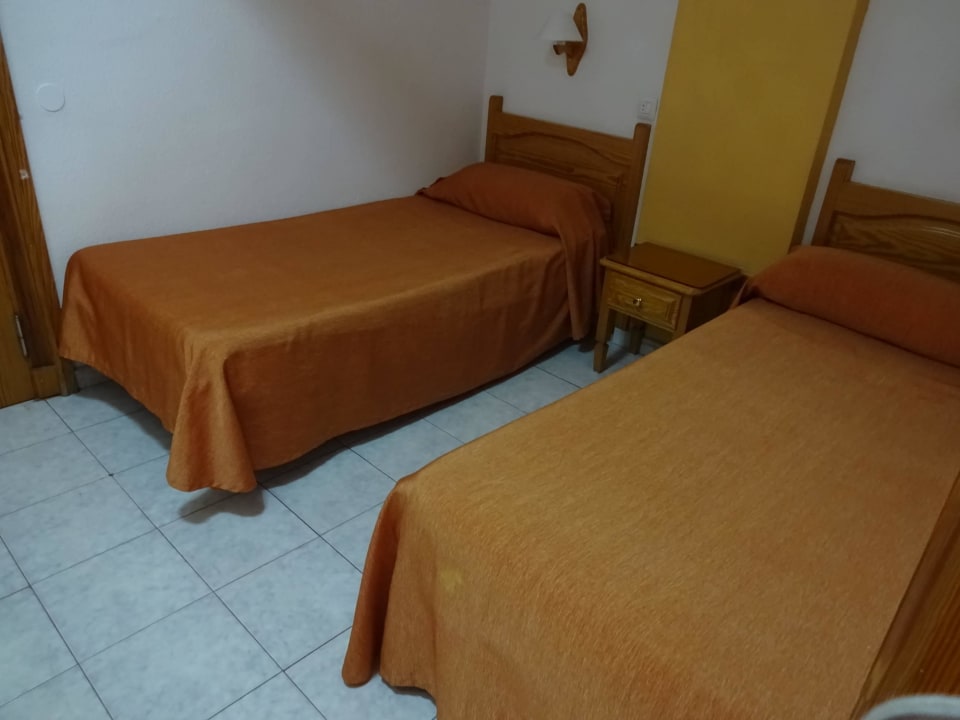 Schlafzimmer Skyview Hotel