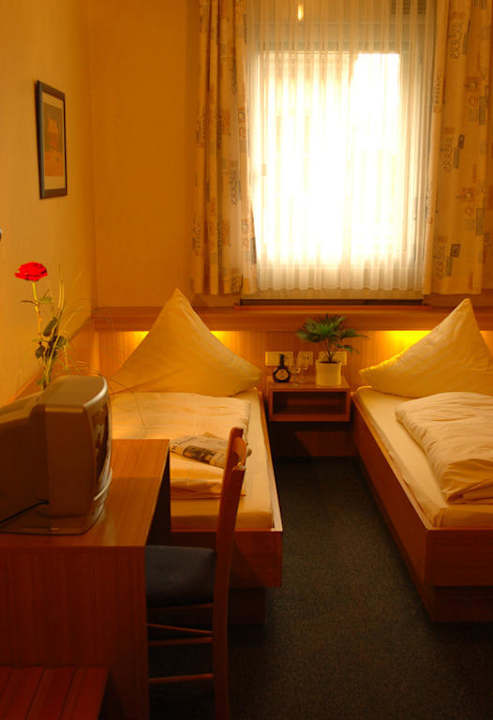 Zweibett-Zimmer City Hotel Schönleber