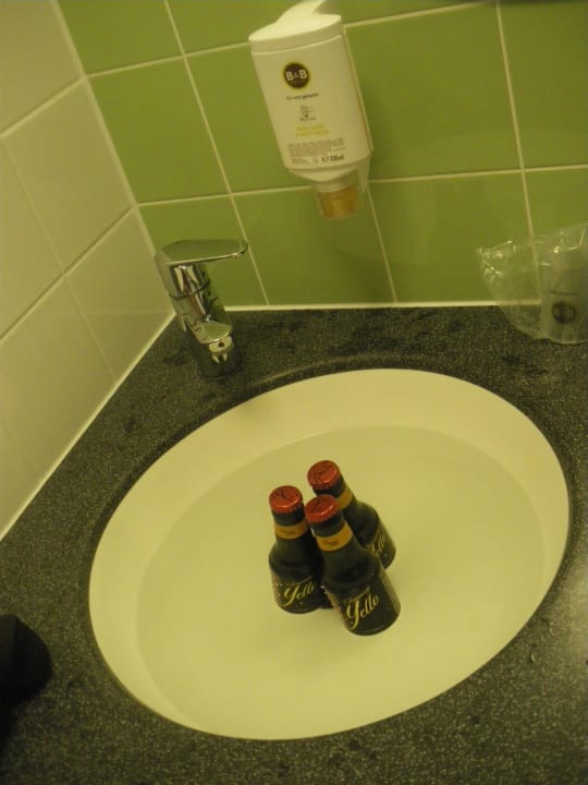 Badezimmer Waschbecken B&B Hotel Berlin-Potsdamer Platz