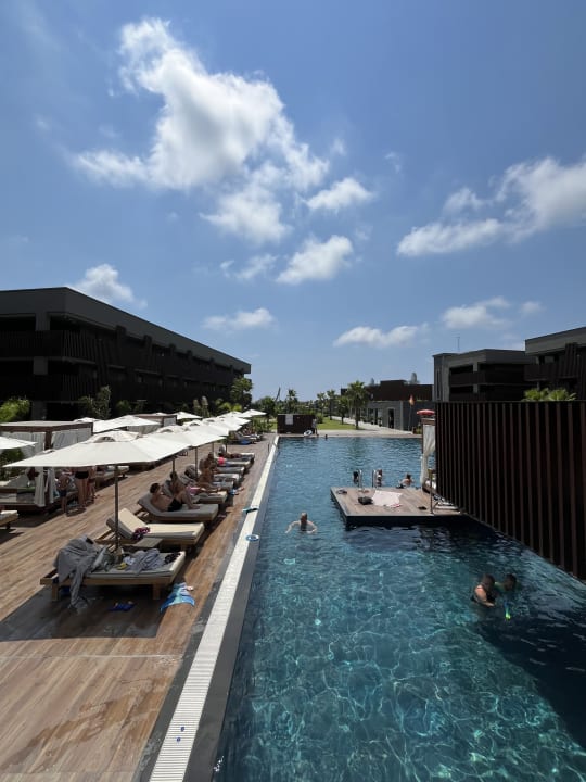 Pool Jacaranda Luxury Resort