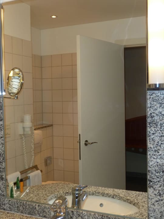 Badezimmer Hilton Munich Airport