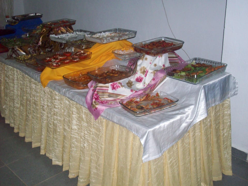 Kalltes Buffet Hotel Nazar Garden