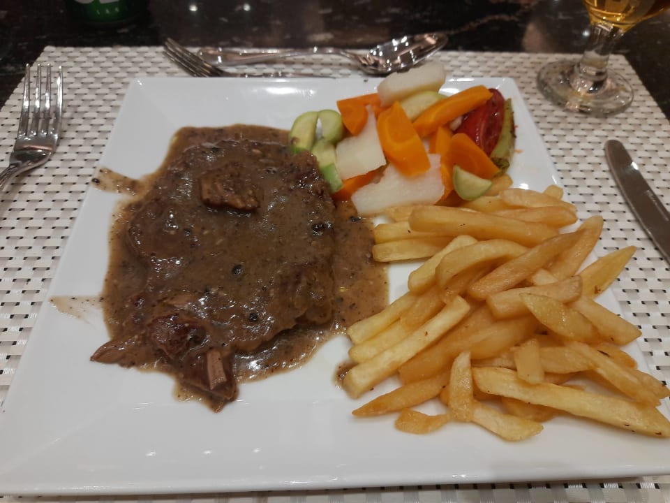 Gastro Oyster Bay Beach Resort - Luxury Serviced Condo