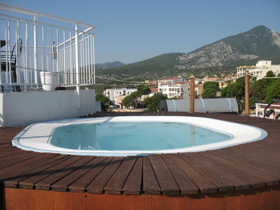 Jacuzzi auf dem Dach Hotel Bue Marino