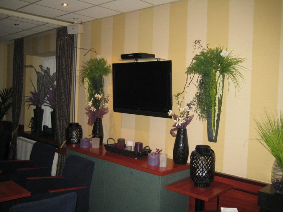 Fernseher in der Bar Hotel Astoria