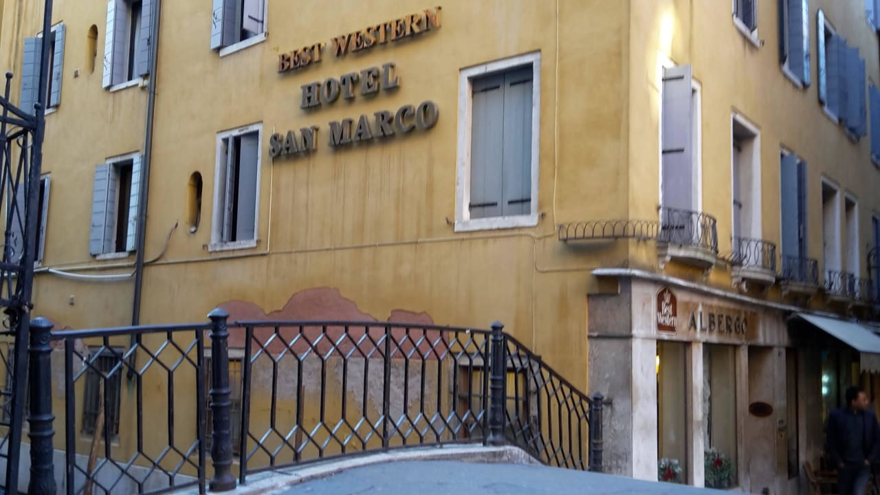Hotelaussenfassade Albergo San Marco